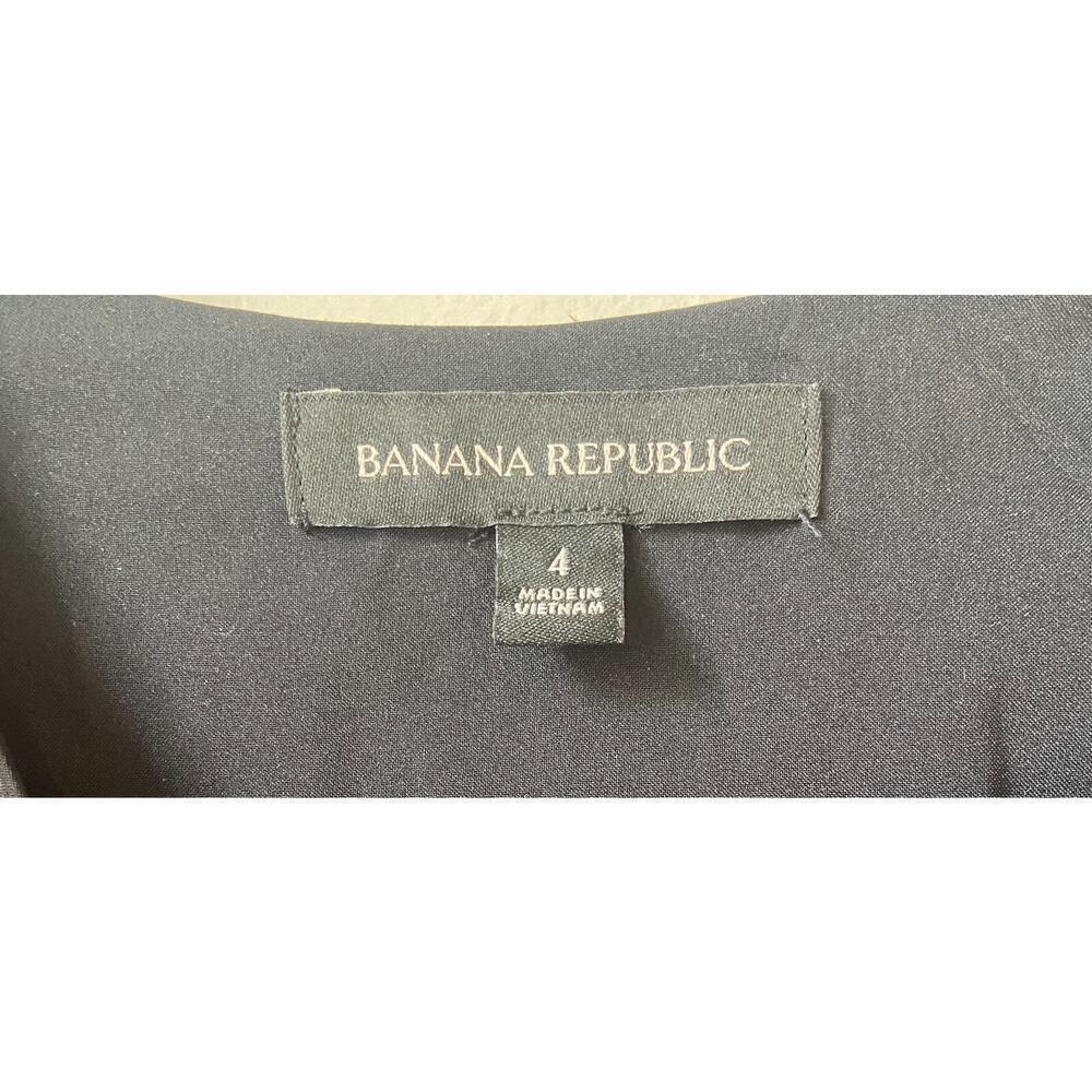 Banana Republic Women's All Over Flowy Heart Print Ruffle Wrap Dress, Size 4 - Picture 2 of 5